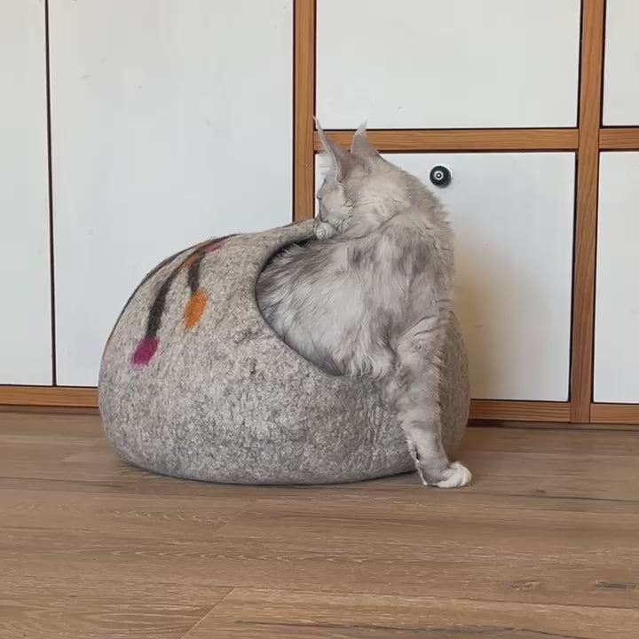 Katzenhöhle Filz – Handgefertigtes Katzenbett aus 100 % Schafwolle - Kirschblütenbaum
